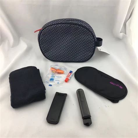 custom travel amenity bags|custom traveling kits.